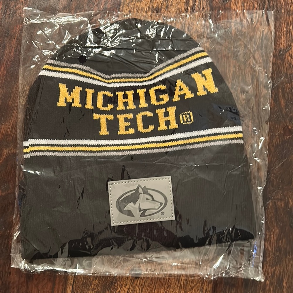 michigan tech university winter hat